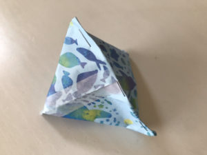 折り紙三角ラッピング