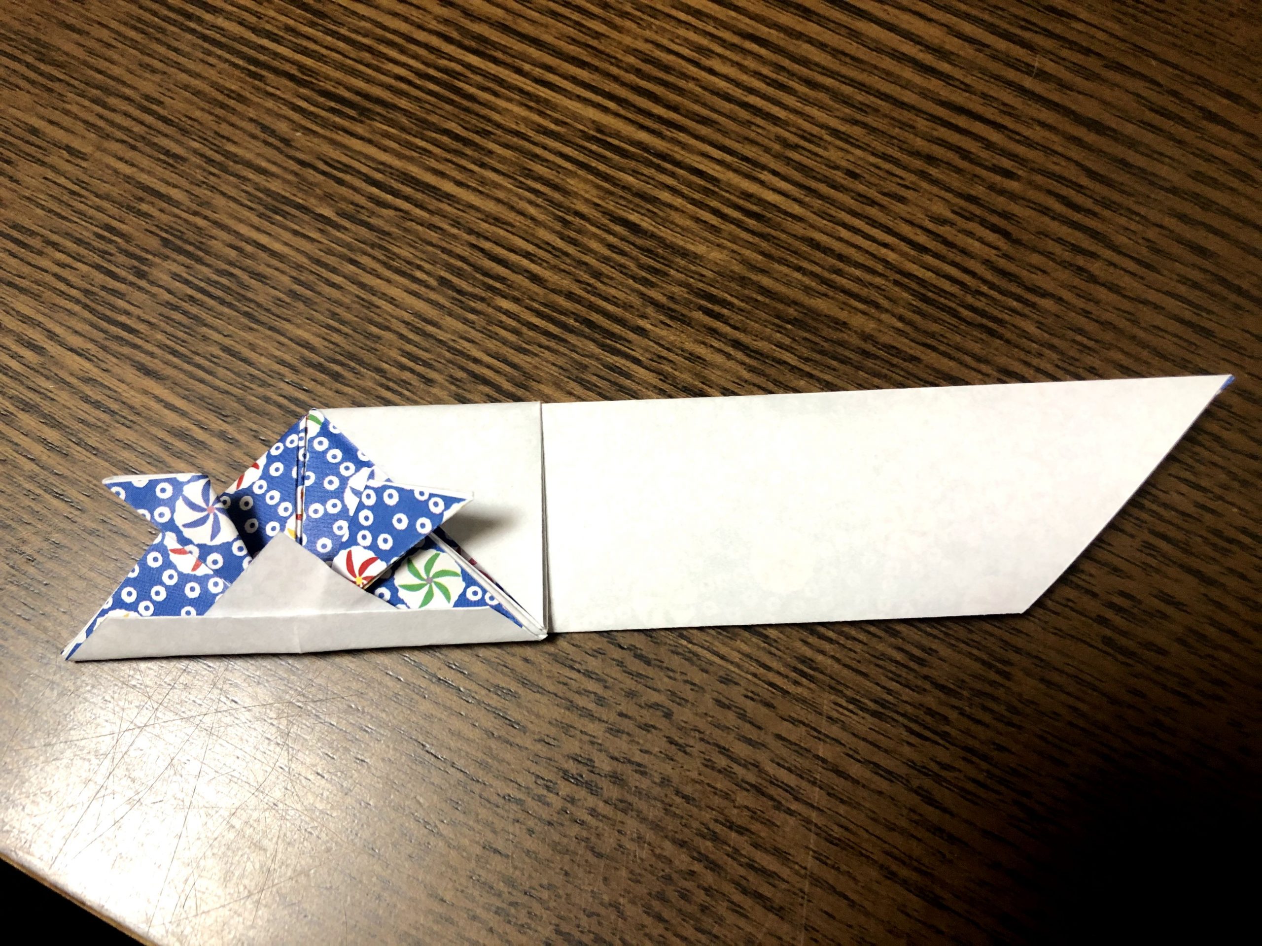 子どもの日パーティーに 折り紙 可愛いカブト箸袋の折り方
